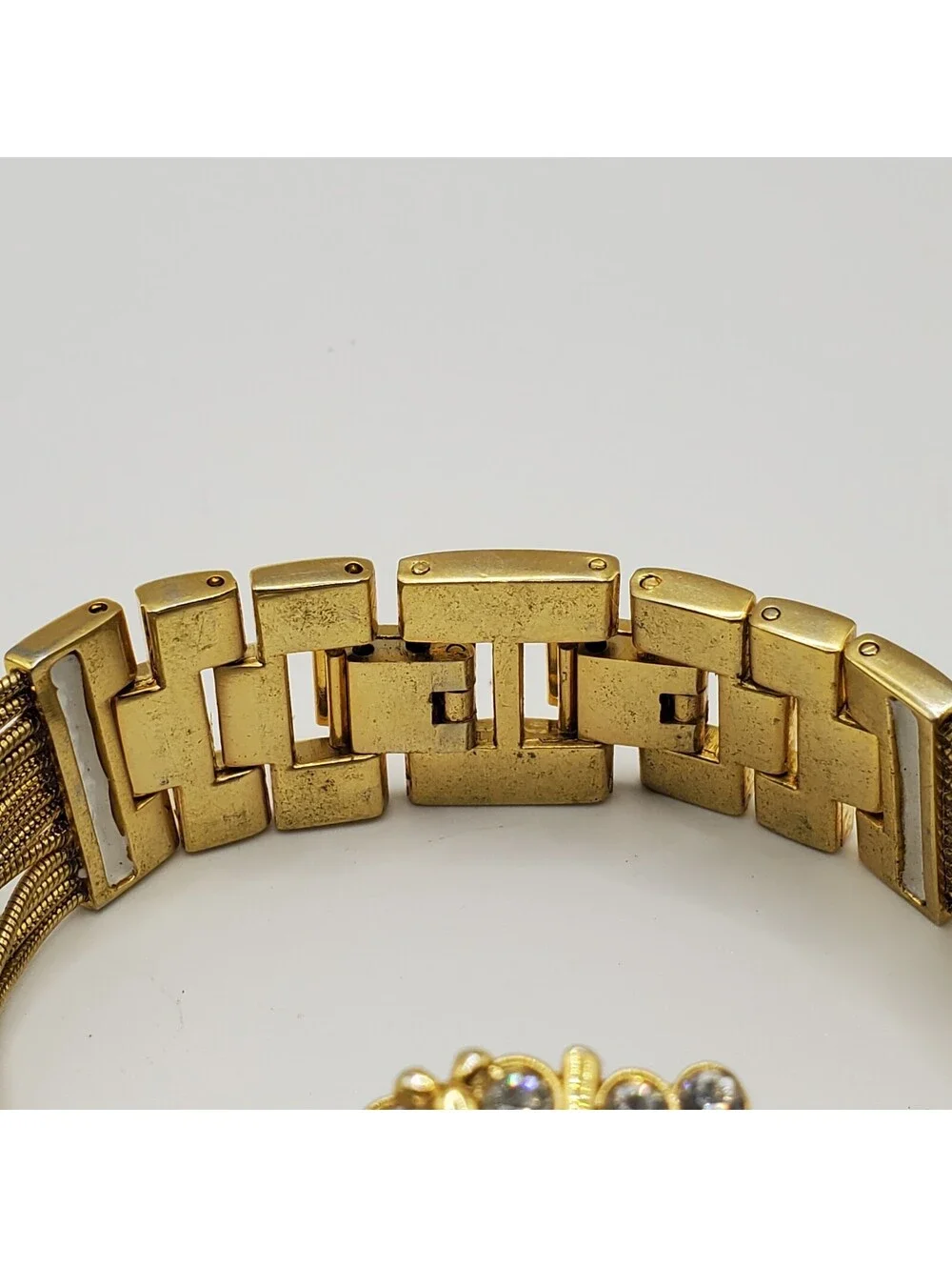 Varsale Rhinestone Gold Tone Flower Womens Watch 30mm New Battery